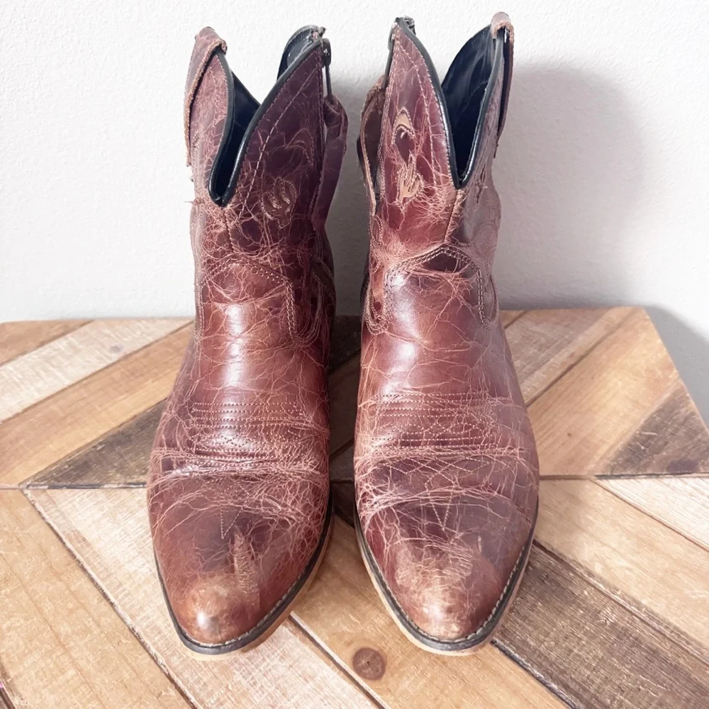 Dingo 7" Western Adobe Rose Side-Zip Women’s Boots - Picture 3 of 14
